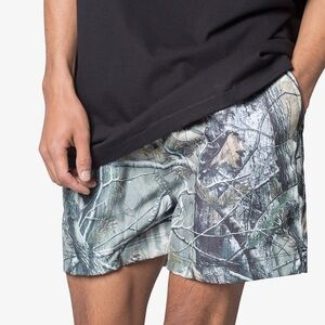 NWT mnml Summer Shorts Men’s XS – Branch Camo Streetwear
